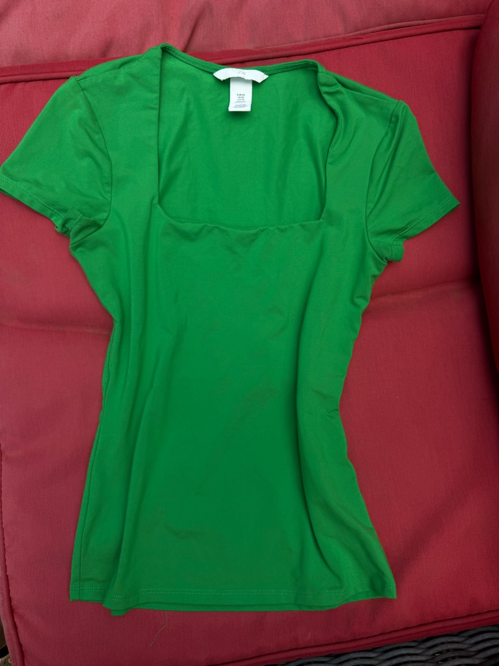 H&M Vibrant Green Short Sleeve Scoop Neck Tee